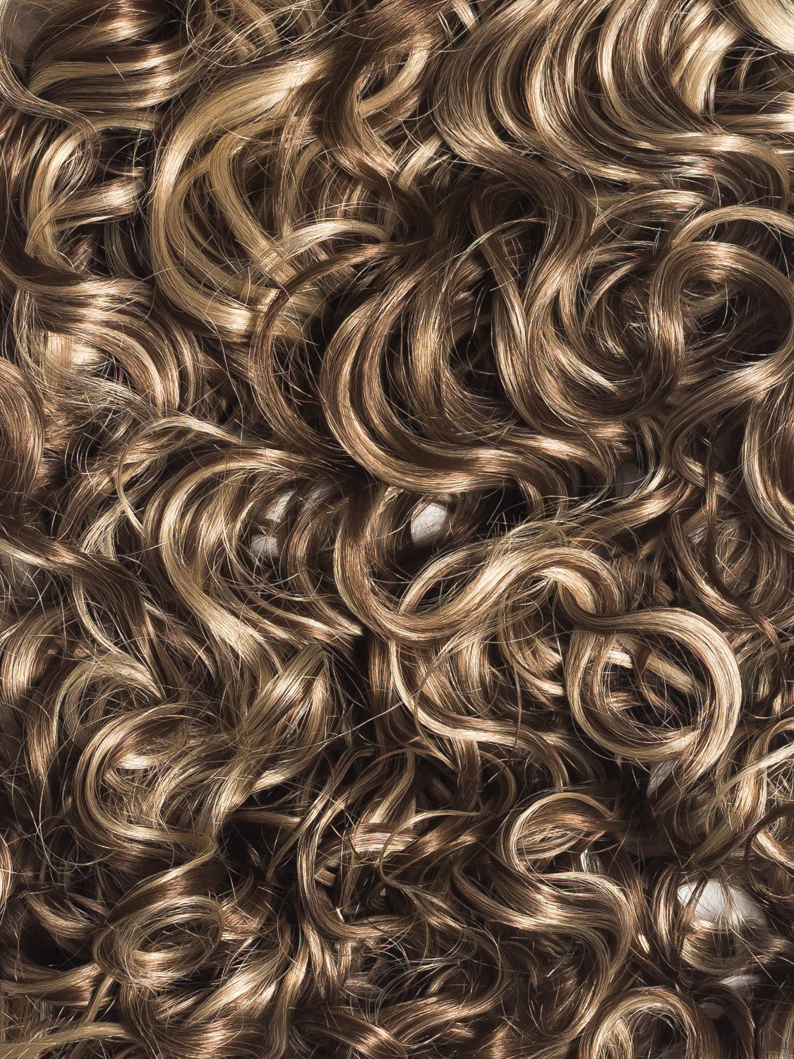 Saten Deschis Cu Suvite Coada Par Cret